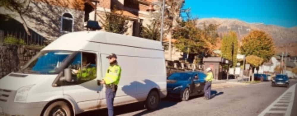 Acțiuni ale Poliției Rutiere Prahova pe Valea Prahovei și Valea Călugărească, duminică dimineață
