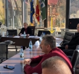 Circul continuă la Bușteni! Fostul primar, liberalul Mircea Corbu, forțează impunerea unui viceprimar USR, într-o ședință ilegală a Consiliului Local! - video