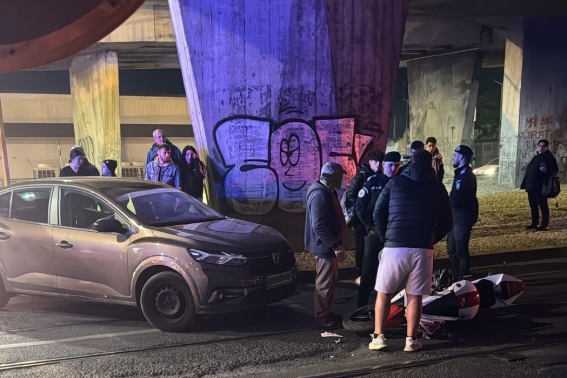 Motociclist adolescent, rănit și transportat la spital, după un accident produs lângă Gara de Sud din Ploiești