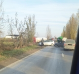Trafic blocat pe Centura de Est a Ploieștiului! Două cisterne, implicate într-un accident!