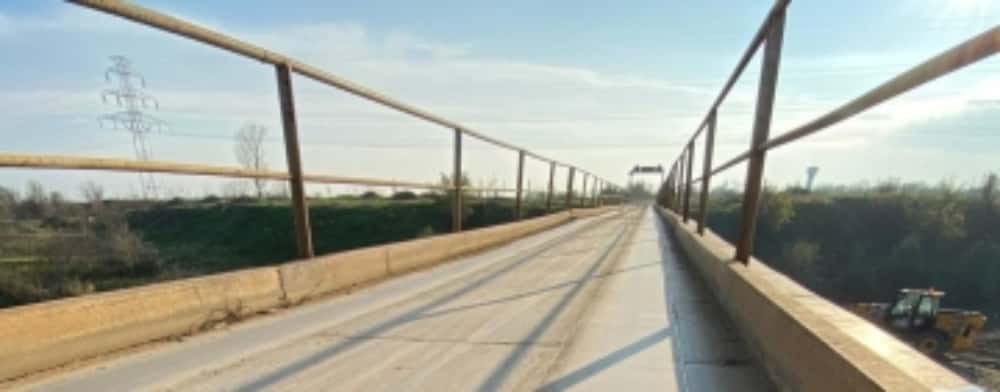 Se modernizează și podețul metalic de la Rachieri, peste râul Teleajen, ”geamănul” celui de la Pantazi. Circulația va fi închisă circa o lună