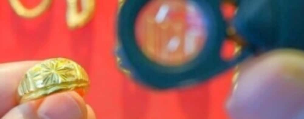 Percheziții la un ploieștean care a vândut tinichele pe post de aur! 