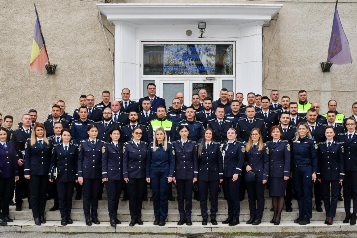 Zeci de polițiști prahoveni au fost avansați în grad, de Ziua Națională a României