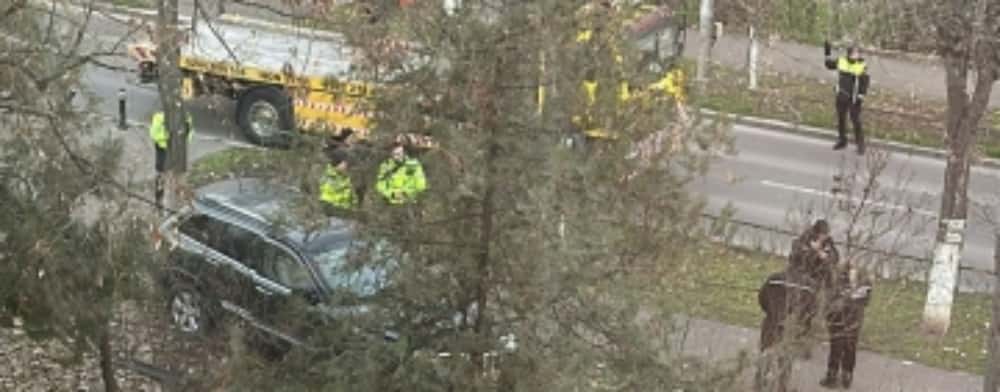 Update/ Un tânăr de 23 de ani a ajuns la spital, după un accident produs pe strada Cameliei din Ploiești