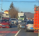 Coliziune în lanț pe DN1A, în comuna Lipănești. Două femei au fost rănite și transportate la spital