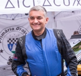 Un autoturism în care se afla și primarul orașului Sinaia, Vlad Oprea, s-a răsturnat, noaptea trecută, lângă Ploiești. Edilul a fost rănit