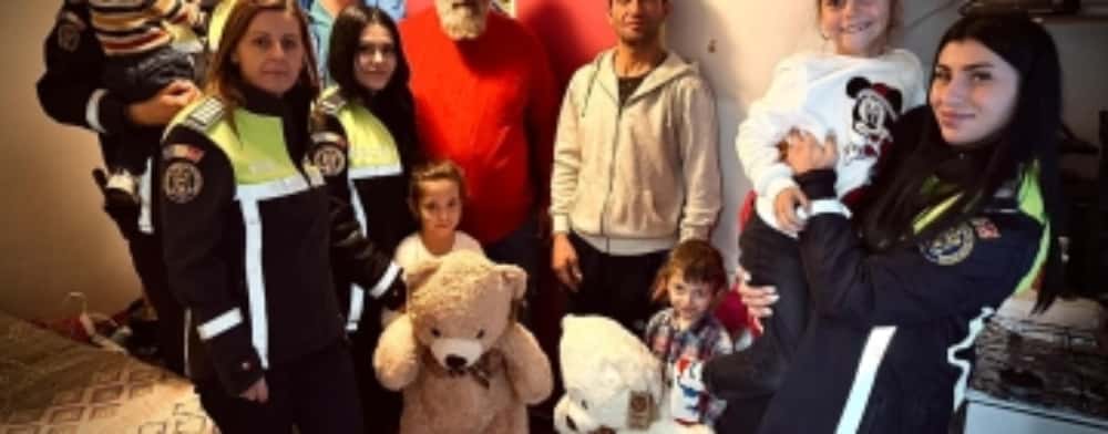 Misiuni ”speciale” ale polițiștilor prahoveni, în Luna Cadourilor