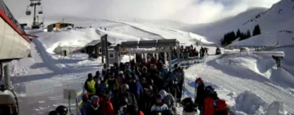 Starea pârtiilor de pe Valea Prahovei: se schiază în Sinaia și Azuga, la Bușteni - doar săniuș!