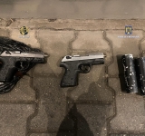 Tribunalul Prahova a dispus arestarea unui cetățean turc, după ce a fost prins cu două pistoale cu amortizoare