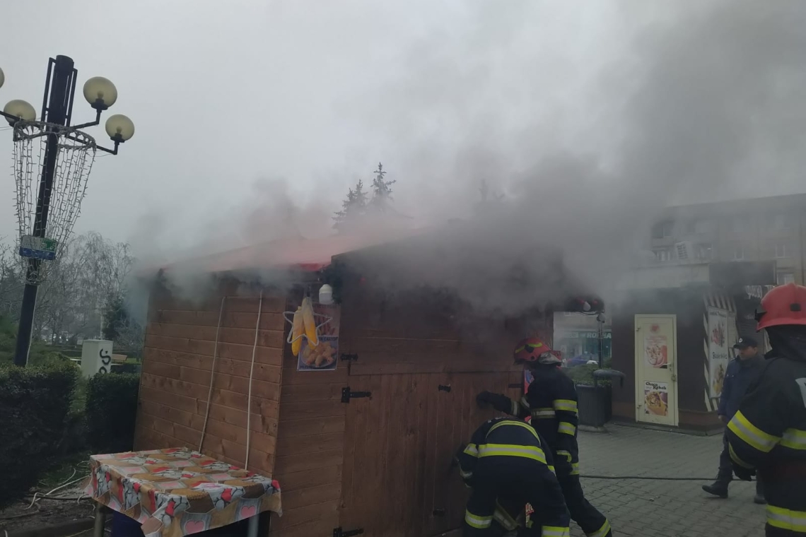 Incendiu într-o căsuță din Târgul de Crăciun din Ploiești