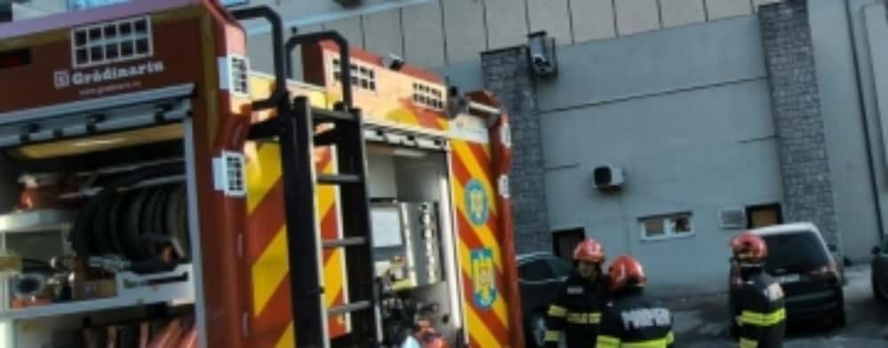 Incendiu la spălătoria unui hotel din centrul orașului Sinaia
