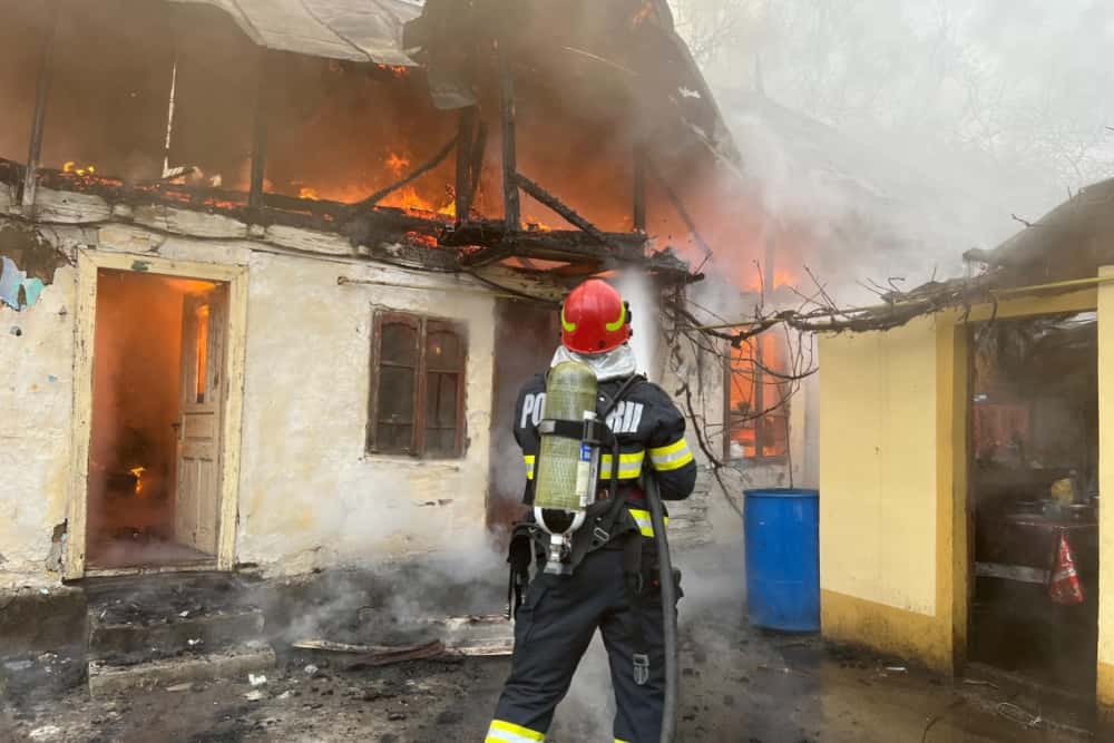 13 ianuarie, ziua incendiilor în Prahova! Și o casă din Băicoi a fost cuprinsă de flăcări