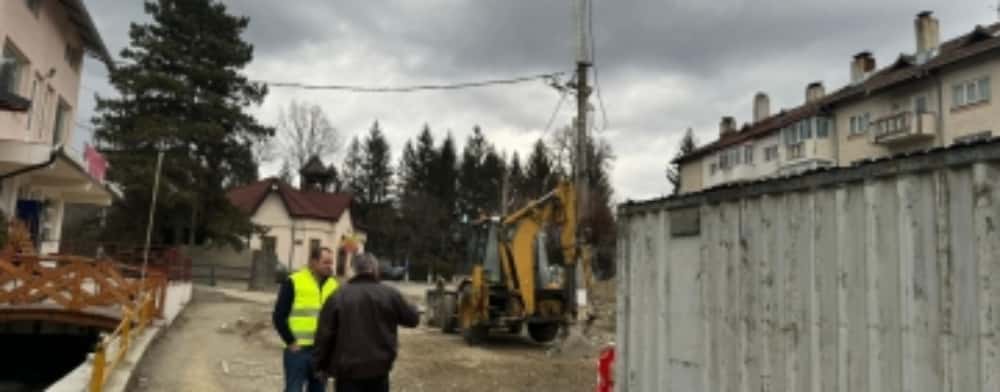 Slănic/ Lucrările de stabilizare a zonei prăbușite, în primăvara anului trecut, se apropie de final!