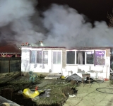 Două case din Puchenii Moșneni, cuprinse de flăcări, joi seară