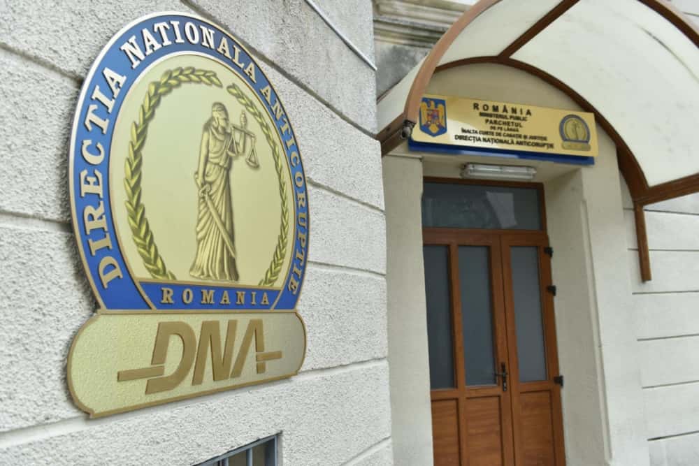 Primarul orașului Sinaia a ajuns la sediul DNA Central pentru a fi audiat de procurorii anticorupție