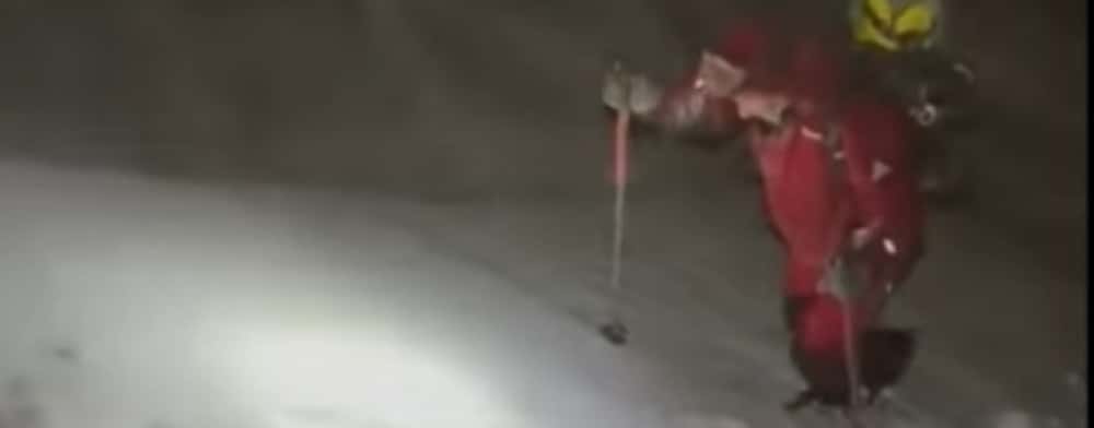 UPDATE/ Doi bărbați rătăciți noaptea trecută în Bucegi, căutați de salvamontiștii din două județe. În sprijin a venit și un elicopter