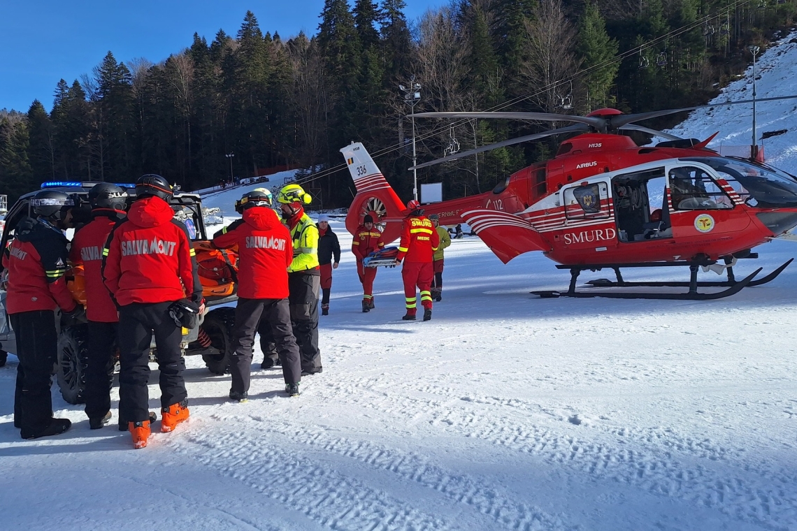 Un bărbat de 54 de ani, schior de-o viață, s-a accidentat grav pe pârtia Sorica din Azuga