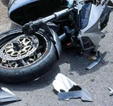 O tânără motociclistă, rănită într-un accident produs în zona Hipodromului din Ploiești