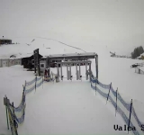 Domeniul schiabil Sinaia rămâne închis, astăzi, din cauza vântului puternic. La Azuga, pârtiile sunt numai bune!