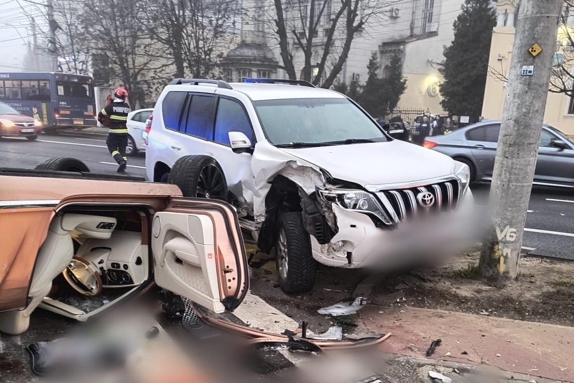 Precizări suplimentare ale Poliției Prahova privind accidentul din centrul Ploieștiului, în care un bolid de lux s-a răsturnat