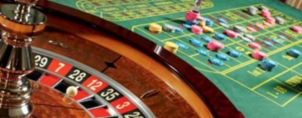 Percheziții cu mascații la escroci din Prahova, care ar fi câștigat prin înșelăciune 212.000 de lei la jocuri de noroc