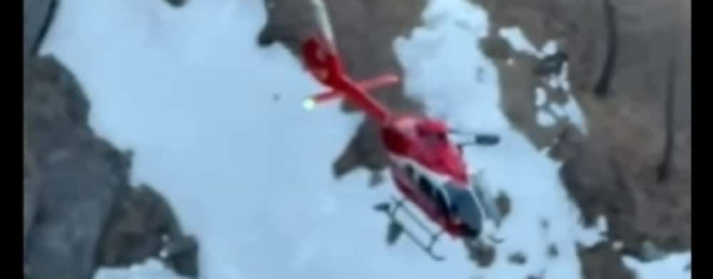 Trei turiști străini, cu ”orientare” pe Google maps, au fost coborâți de pe Jepii Mici cu elicopterul și salvamontiștii