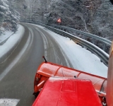 Cum s-a acționat pentru deszăpezirea drumurilor județene, în primul episod de ninsoare din această iarnă. Consiliul Județean a pus la dispoziție un număr de telefon pentru sesizări