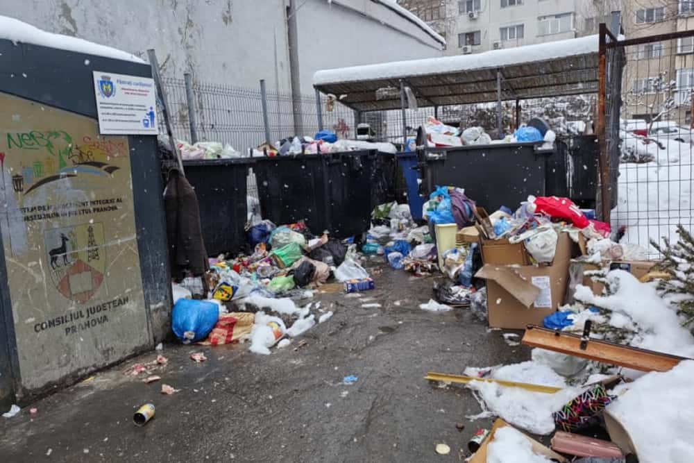 CNSC a respins cererea de suspendare a procedurii de achiziție organizată de Primăria Ploiești pentru deșeurile de la populație. Între timp, munți de gunoaie se adună pe platformele din oraș