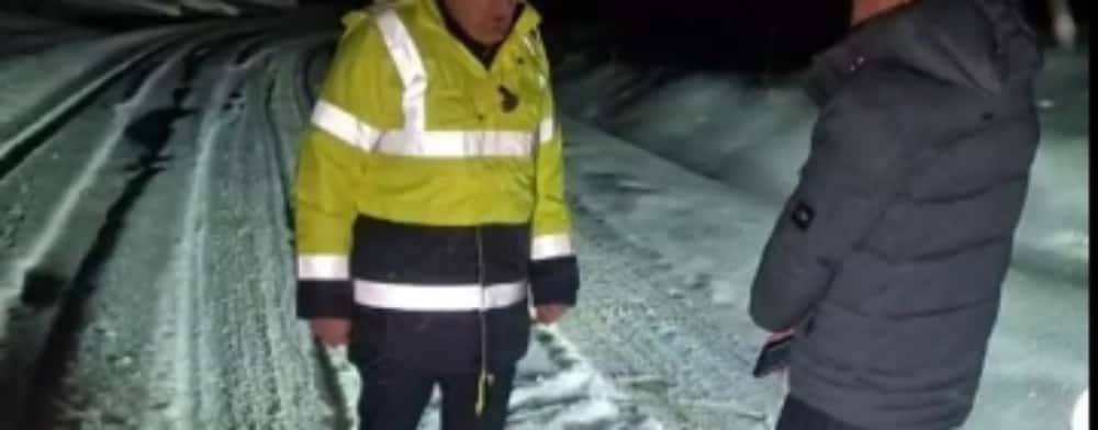 SCDA Infrastructură, firma care răspunde de deszăpezirea drumurilor județene pe vestul Prahovei, pasibilă de sancțiuni. Virgiliu Nanu i-a chemat la raport pe cei responsabili