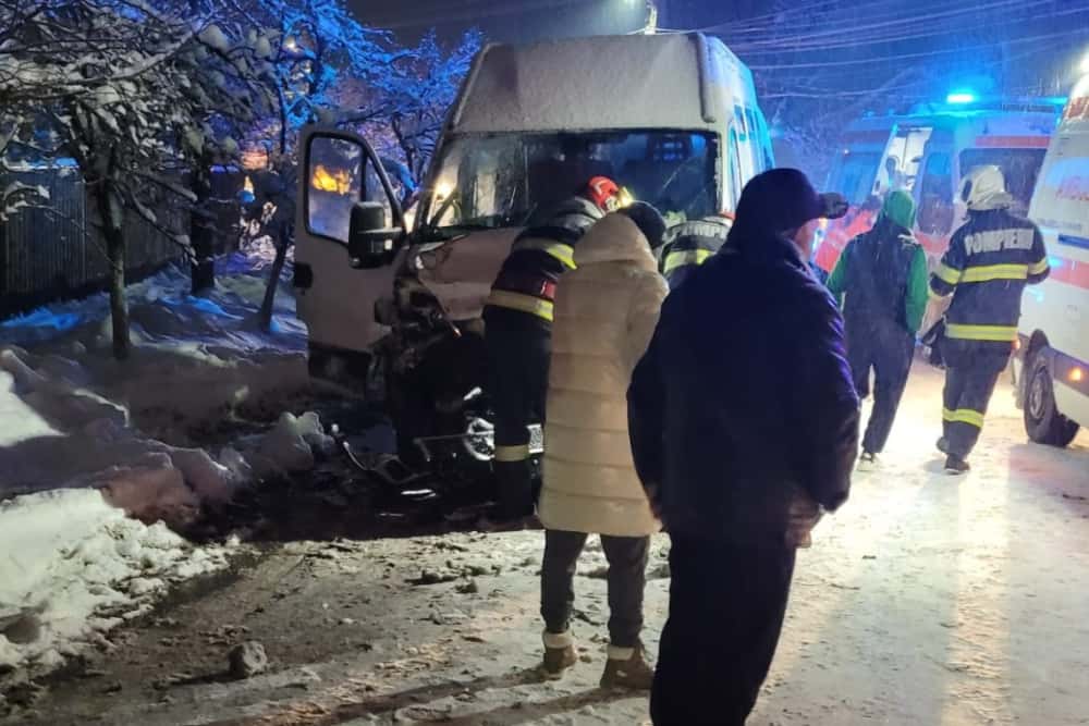 Ce spune IPJ Prahova despre accidentul de azi-noapte, de la Ariceștii Rahtivani, soldat cu 12 răniți ușor
