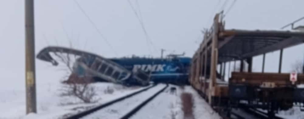 Coliziune între două trenuri de marfă, pe raza Regionalei Craiova. Un om a murit