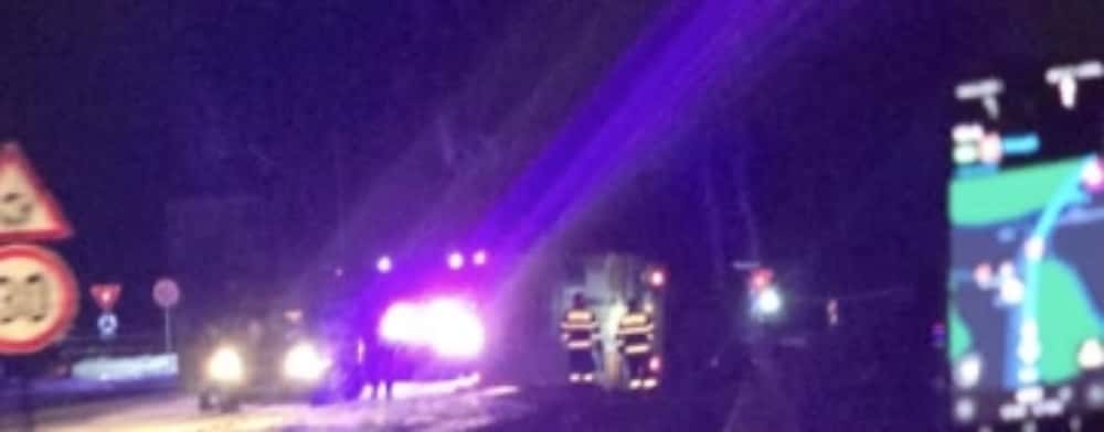 Un TIR s-a răsturnat pe DN1, în zona Cornu de Jos. Trafic restricționat