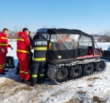 Un octogenar a fost salvat dintr-o zonă izolată a orașului Urlați, printr-o intervenție comună a ISU și Ambulanței Prahova