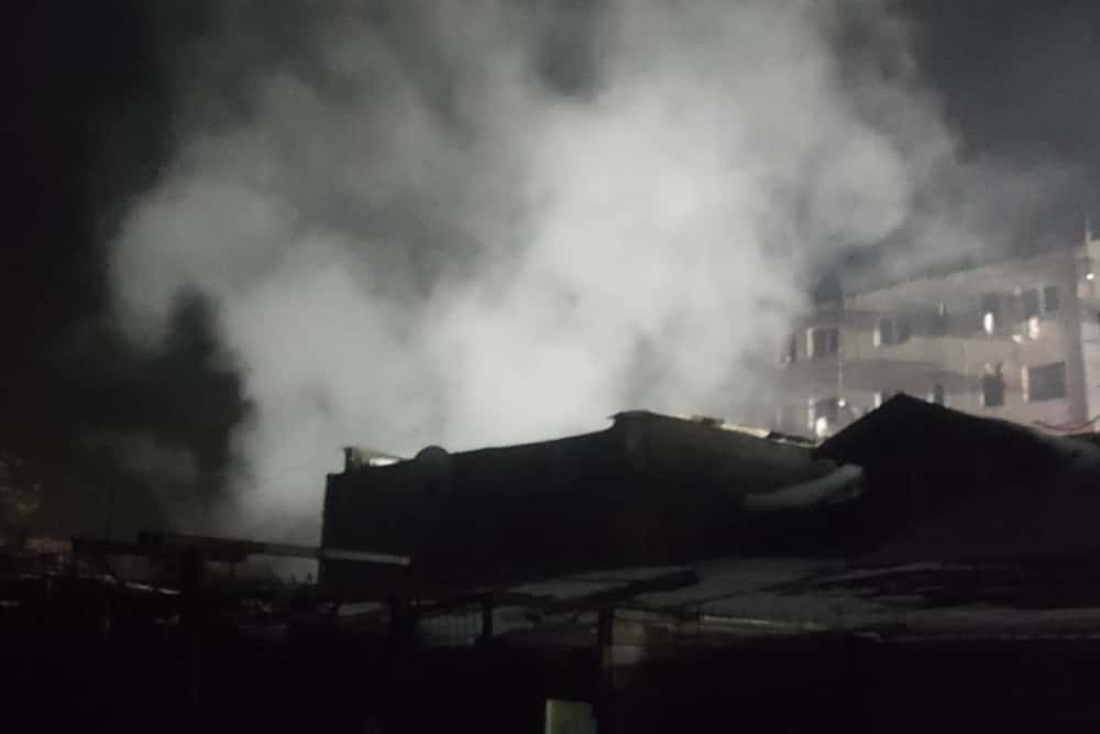 Garaje cuprinse de flăcări, în comuna Bucov