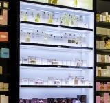 Doi tineri din Ploiești au vrut să fure parfumuri scumpe de Dragobete, dar s-au ales cu dosar penal