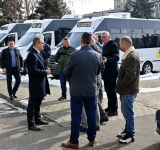 Proiect Consiliul Județean/ Alte 17 microbuze electrice destinate transportului elevilor ajung în localitățile prahovene