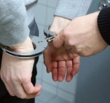 Un tânăr de 18 ani, din Ploiești, reținut după ce și-a expus organele genitale în public