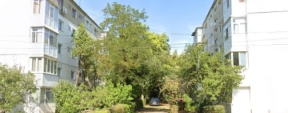 Primarul Polițeanu propune eliminarea gardurilor vii dintre blocurile din Ploiești!