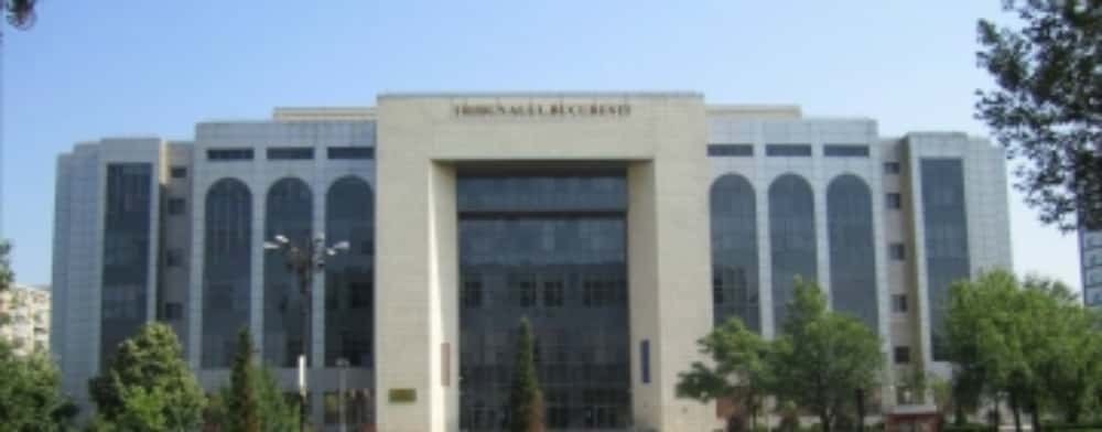 Fostul lider liberal Iulian Dumitrescu, sora și cumnatul acestuia, trimiși în judecată pentru fapte de corupție, au cerut modificarea obligațiilor controlului judiciar. Ce au decis judecătorii Tribunalului București