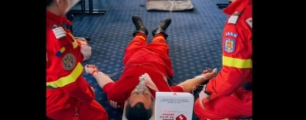 Un mare lanț de magazine din Prahova va fi dotat cu defibrilatoare. ISU Prahova i-a învățat pe angajați cum să le folosească