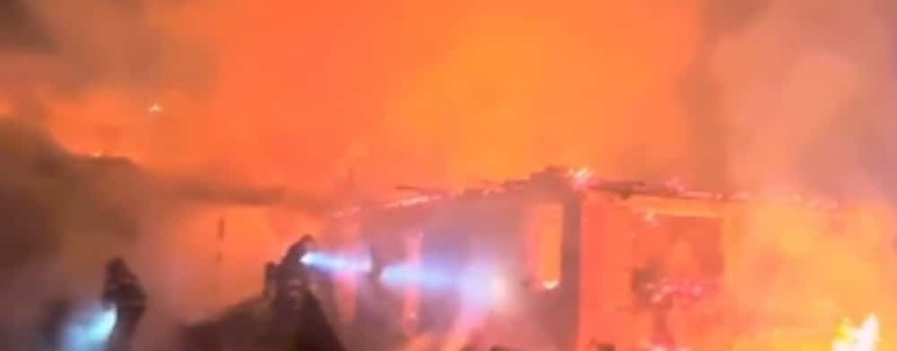 O casă și mai multe anexe au fost mistuite de flăcări, noaptea trecută, în comuna Bertea