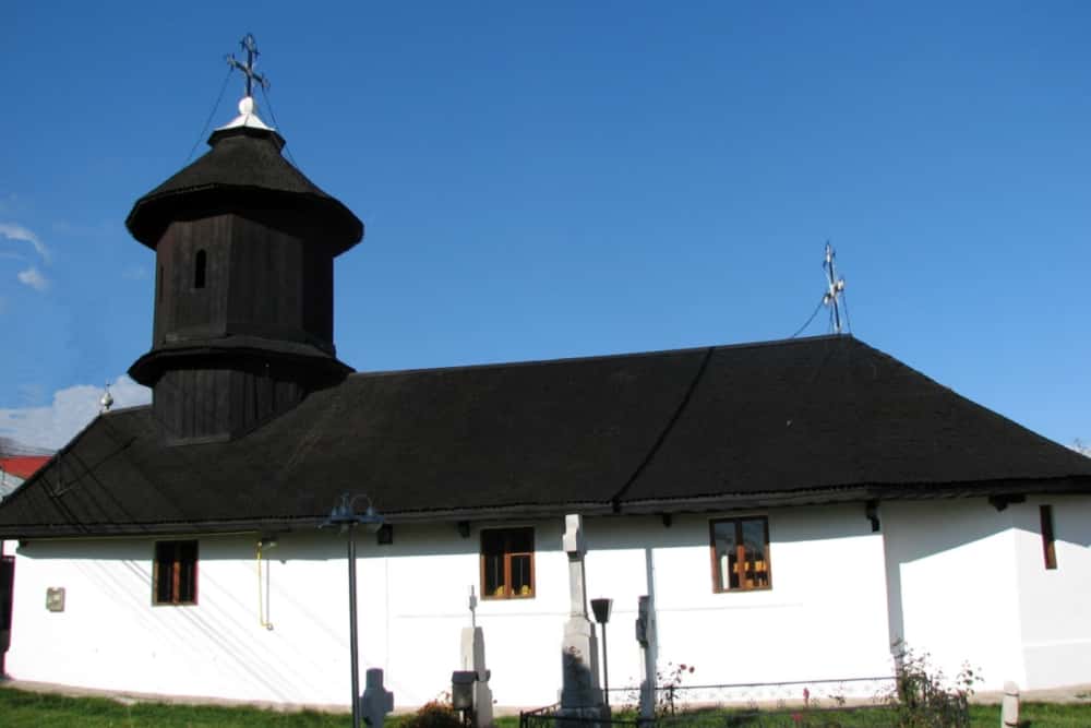 Bisericile din lemn ale Prahovei (VI). Povestea Bisericii Sf. Spiridon din Vălenii de Munte