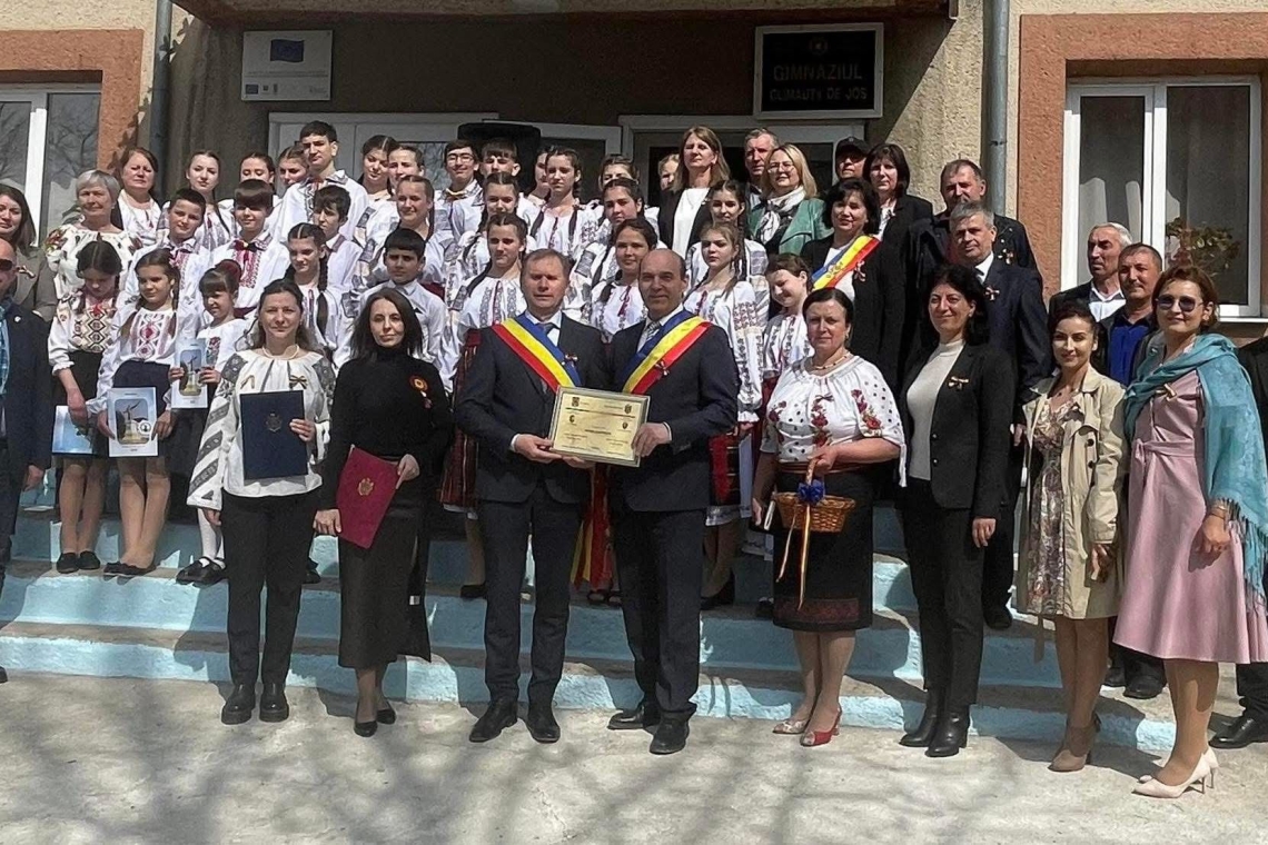Înfrățire la zi mare! Comunele Ariceștii Rahtivani și Climăuții de Jos s-au înfrățit de Ziua Unirii Basarabiei cu România