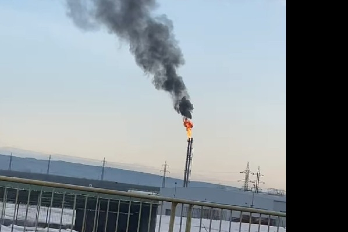Ce spune Garda de Mediu despre flacăra de la Rafinăria Petrotel-Lukoil