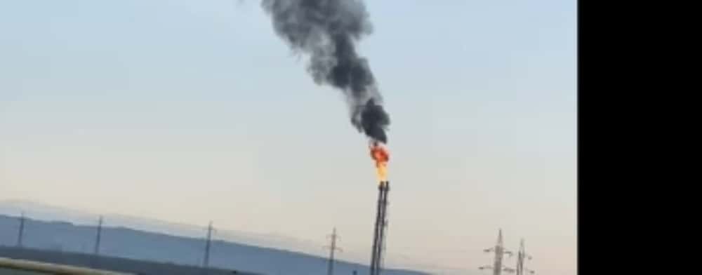 Ce spune Garda de Mediu despre flacăra de la Rafinăria Petrotel-Lukoil