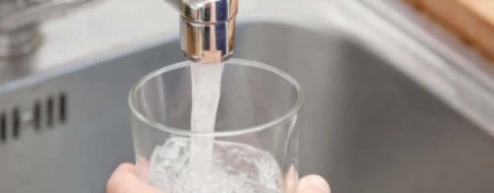 Apa din Mănești, Cocorăștii Colț și Apostolache, sigură pentru consum. Au fost ridicate restricțiile impuse după depășirea concentrațiilor de Arsen