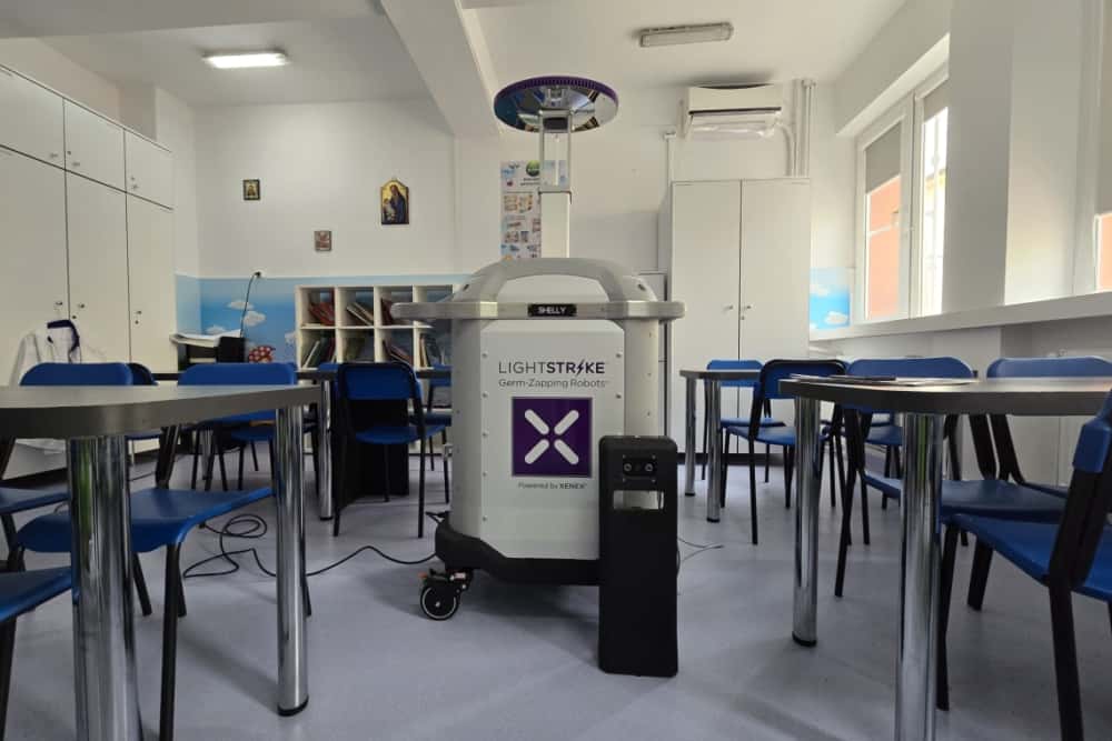 Șase roboți, botezați Ruby, Bishop, Lovell, Dublin, Shelly și Deeanna, se ocupă de dezinfecția spațiilor Spitalului de Pediatrie Ploiești