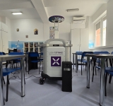 Șase roboți, botezați Ruby, Bishop, Lovell, Dublin, Shelly și Deeanna, se ocupă de dezinfecția spațiilor Spitalului de Pediatrie Ploiești