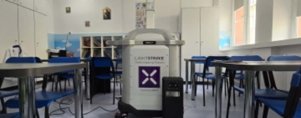 Șase roboți, botezați Ruby, Bishop, Lovell, Dublin, Shelly și Deeanna, se ocupă de dezinfecția spațiilor Spitalului de Pediatrie Ploiești