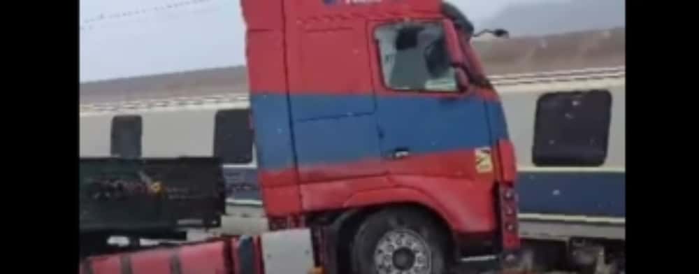 Locomotiva trenului de călători implicat în accidentul feroviar de la Bușteni a fost avariată. Anunțul CFR Călători